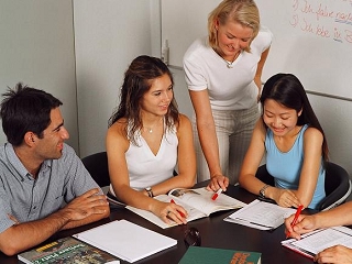 留学・ワーホリの航空券は何でもOK。観光ビザは往復。
